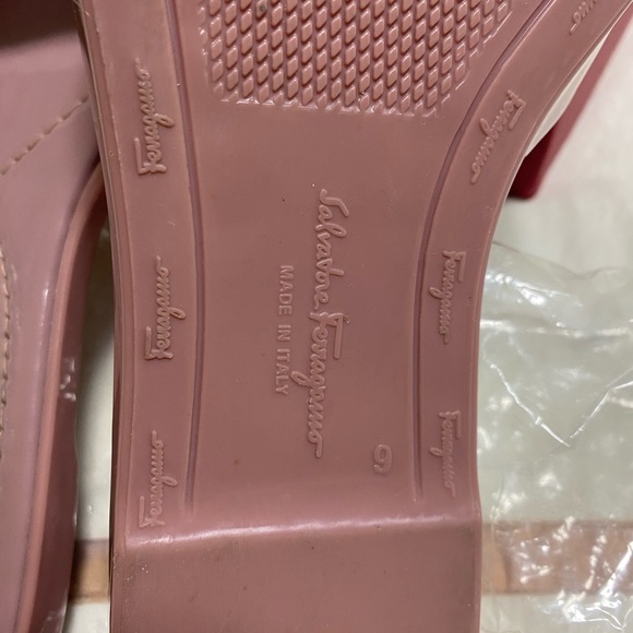 Salvatore Ferragamo Varina Slides - Picture 5 of 6